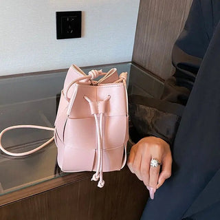 Anikadel - Crossbody Beuteltasche - Geflochtener Stil mit Kordelzug - Schultertaschen - Hellrosa - Müller Mode
