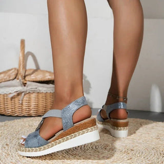 Calista - Keilsandalen - Trendiger Schlangendruck - Sandalen & Hausschuhe - Schwarz - Müller Mode