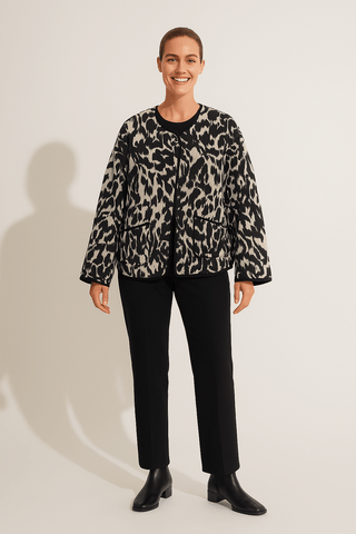 Connie Steppjacke Rundhals Animalprint - Leichte Jacken - Schwarz - Müller Mode