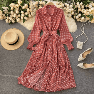 Kine - Stylisches Frühlingskleid - Kleid mit Punkten - Kleider - Rot - Müller Mode