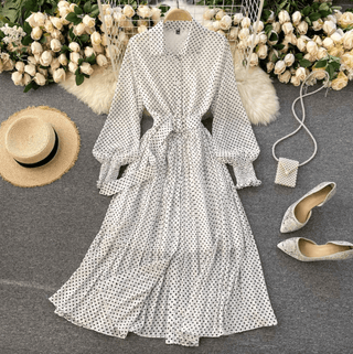 Kine - Stylisches Frühlingskleid - Kleid mit Punkten - Kleider - Weiß - Müller Mode