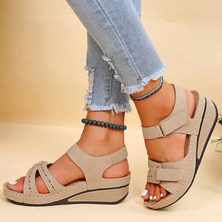 Liv - Bequeme Sandalen für Frauen - Sandalen & Hausschuhe - Beige - Müller Mode