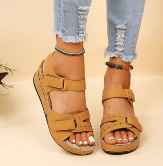 Liv - Bequeme Sandalen für Frauen - Sandalen & Hausschuhe - Rot - Müller Mode