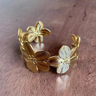 Micara - Bloom Bracelet - Armbänder - Armbänder - Gold - Müller Mode
