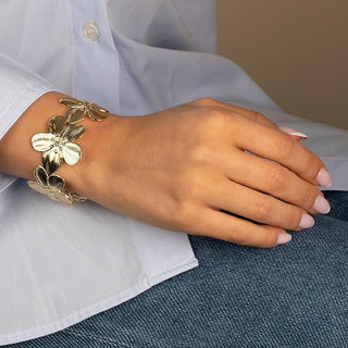 Micara - Bloom Bracelet - Armbänder - Armbänder - Gold - Müller Mode