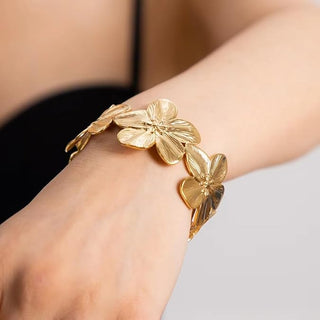 Micara - Bloom Bracelet - Armbänder - Armbänder - Gold - Müller Mode