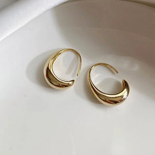 Micara - Curvy Hoops - Ohrringe - Ohrringe - Gold - Müller Mode