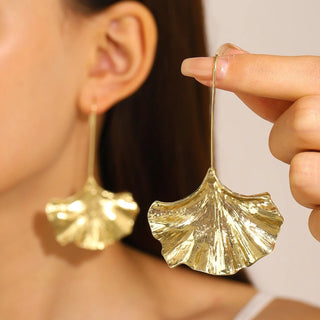 Micara - Petal Charms - Ohrringe - Ohrringe - Gold - Müller Mode
