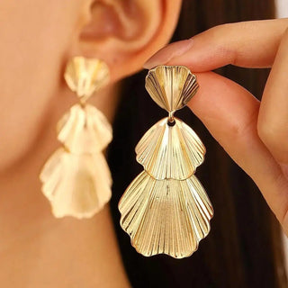 Micara - Petal Charms - Ohrringe - Ohrringe - Gold - Müller Mode