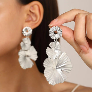 Micara - Petal Charms - Ohrringe - Ohrringe - Silber - Müller Mode