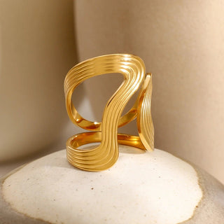 Micara - Ripple Ring - Ringe - Ringe - Gold - Müller Mode