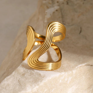 Micara - Ripple Ring - Ringe - Ringe - Gold - Müller Mode