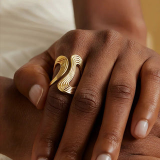 Micara - Ripple Ring - Ringe - Ringe - Gold - Müller Mode