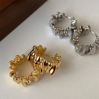 Micara - Ruffled Hoops - Ohrringe - Ohrringe - Gold - Müller Mode