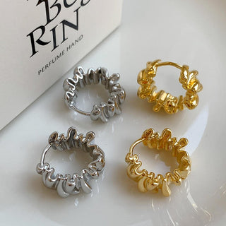 Micara - Ruffled Hoops - Ohrringe - Ohrringe - Gold - Müller Mode