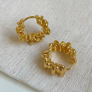 Micara - Ruffled Hoops - Ohrringe - Ohrringe - Gold - Müller Mode