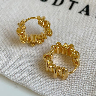 Micara - Ruffled Hoops - Ohrringe - Ohrringe - Gold - Müller Mode