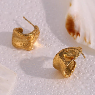 Micara - Sculpted Stunners - Ohrringe - Ohrringe - Gold - Müller Mode