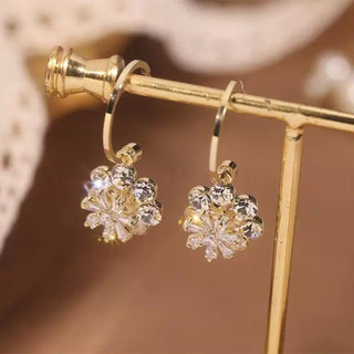 Micara - Sparkly Blooms - Ohrringe - Ohrringe - Gold Blume - Müller Mode