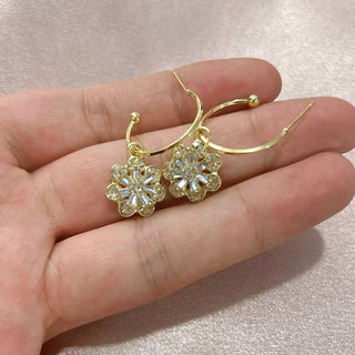 Micara - Sparkly Blooms - Ohrringe - Ohrringe - Gold Blume - Müller Mode