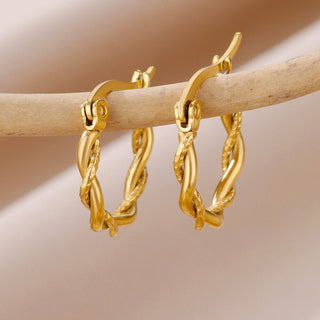 Micara - Twisty Hoops - Ohrringe - Ohrringe - Gold - Müller Mode