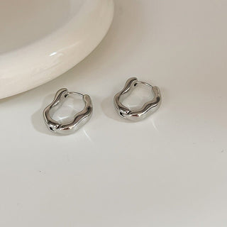 Micara - Wavy Hoops - Ohrringe - Ohrringe - Silber - Müller Mode