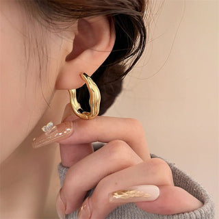 Micara - Wavy Hoops - Ohrringe - Ohrringe - Silber - Müller Mode