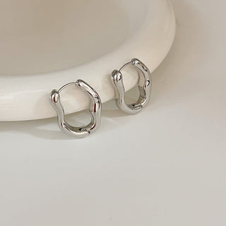Micara - Wavy Hoops - Ohrringe - Ohrringe - Silber - Müller Mode