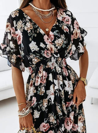 Saskia - Kleid - V - Ausschnitt Blumenmuster - Kleider - Schwarz - Müller Mode
