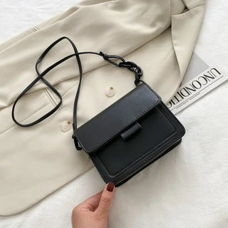 Trista - Crossbody - Tasche aus Leder - Zeitloser Klappenstil - Schultertaschen - Schwarz - Müller Mode