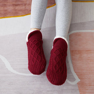 WoolSteps - Bequeme Thermosocken für die ganze Familie - Sandalen & Hausschuhe - Rot - Müller Mode
