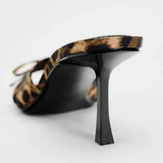 Alena - Sandalen mit Absatz - Schleifen - Detail - Pumps - Leopardenmuster - Müller Mode