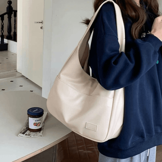 Amity - Umhängetasche - Großes Fassungsvermögen - Schultertaschen - Rot - Müller Mode