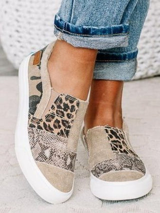 Astrid - Bequeme Slipper - Vielseitiger Damenschuh - Sandalen & Hausschuhe - Khaki - Müller Mode