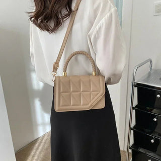 Ayeen - Quadratische Umhängetasche - Geprägte Details - Schultertaschen - Schwarz - Müller Mode