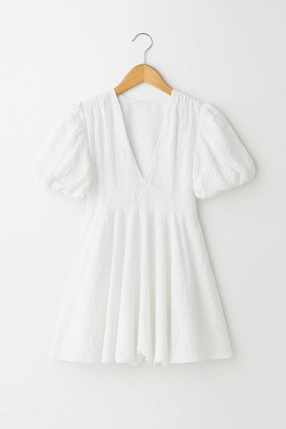 Beatrix Puffärmel - Kleid mit V - Ausschnitt und Ballonsaum - Kleider - Weiß - Müller Mode