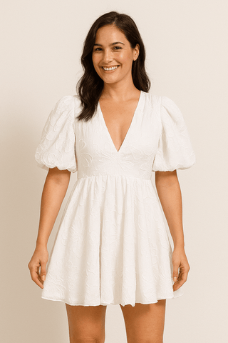Beatrix Puffärmel - Kleid mit V - Ausschnitt und Ballonsaum - Kleider - Weiß - Müller Mode
