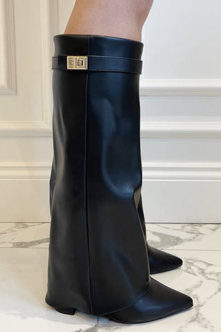 Britta Stiefel mit weitem Schaft und Absatz - Stiefel - Schwarz - Müller Mode