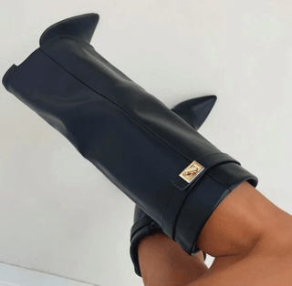 Britta Stiefel mit weitem Schaft und Absatz - Stiefel - Schwarz - Müller Mode