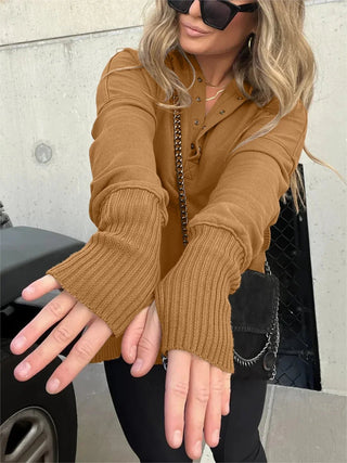 Emmanuelle - Hoodie mit Knopfleiste - Mit Handwärmern - Sweatshirts & Hoodies - Mokka - Müller Mode