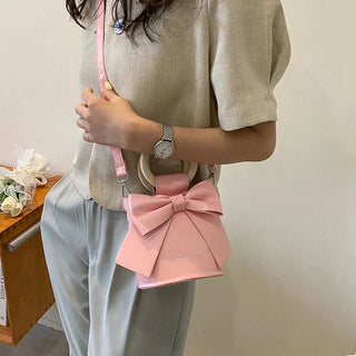 Gretta - Handtasche mit Fliege - Runder Holzgriff - Schultertaschen - Blau - Müller Mode