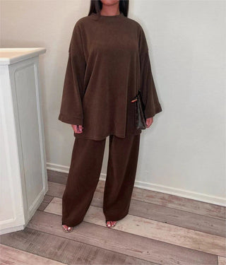 Ingrid - Set aus Pullover und Hose in Übergröße - Gerippter Stil - Sets - Braun - Müller Mode