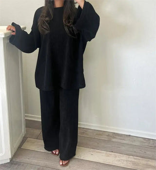 Ingrid - Set aus Pullover und Hose in Übergröße - Gerippter Stil - Sets - Schwarz - Müller Mode