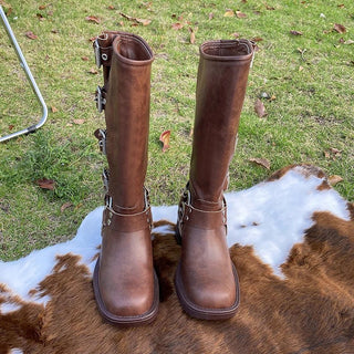 Kassandra - Kniehohe Retro - Stiefel - Gürtelschnalle Design - Stiefel - Braun mittel - Müller Mode