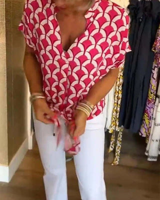 Lilith - Lässiges Top mit Druck und V - Ausschnitt - Bluse - Rot - Müller Mode