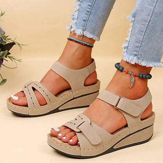 Liv - Bequeme Sandalen für Frauen - Sandalen & Hausschuhe - Rot - Müller Mode
