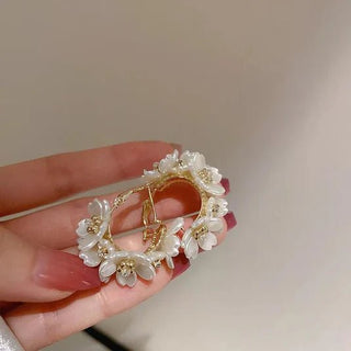 Micara - Blossom Hoops - Ohrringe - Ohrringe - Beige - Müller Mode