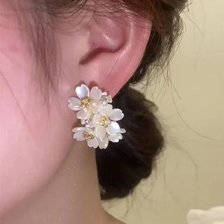 Micara - Blossom Hoops - Ohrringe - Ohrringe - Beige - Müller Mode