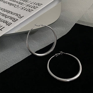 Micara - Bold Loop - Ohrringe - Ohrringe - Silber - Müller Mode