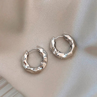 Micara - Dimpled Charms - Ohrringe - Ohrringe - Silber - Müller Mode